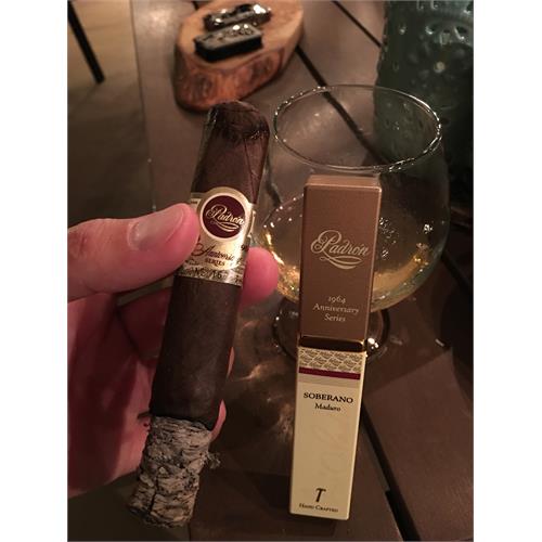 Padron 1964 Anniversary Soberano Maduro 5  * 52