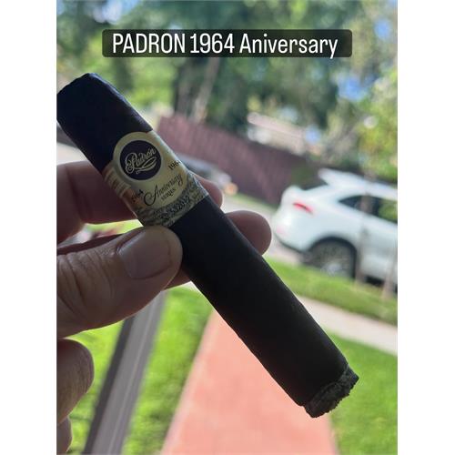 Padron 1964 Anniversary Presidente Maduro 6  * 50
