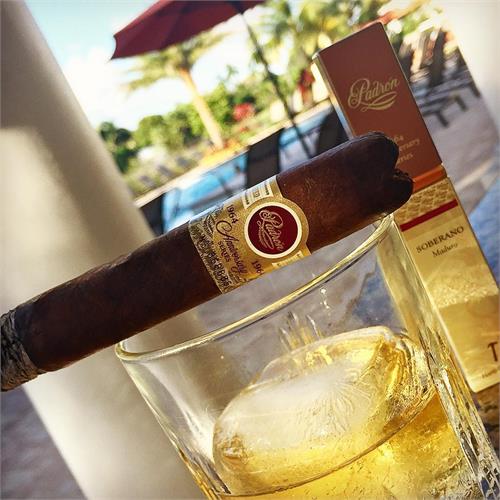 Padron 1964 Anniversary Presidente Natural 6  * 50