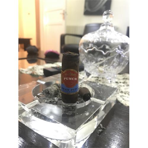 Punch Gran Puro Nicaragua Robusto 4 7/8 * 48