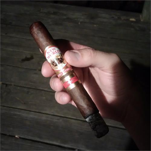 New World Puro Especial Toro 6 1/2 * 52