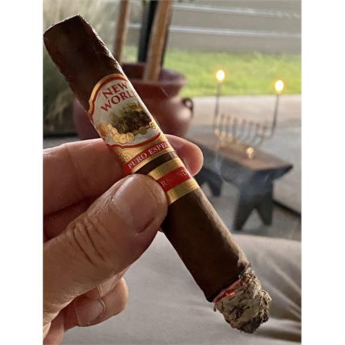 New World Puro Especial Toro 6 1/2 * 52