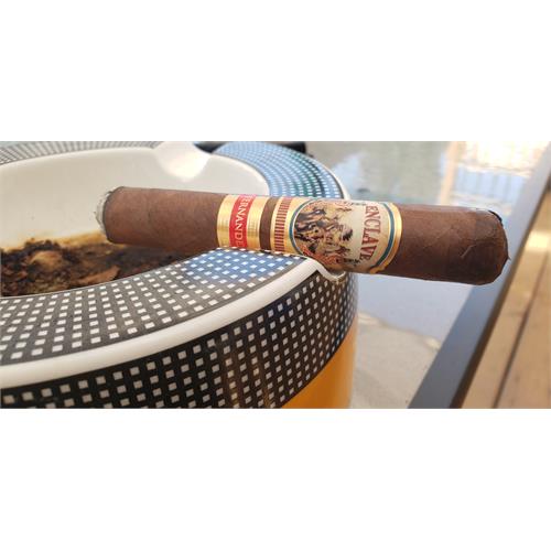 Enclave Broadleaf Robusto 5  * 52