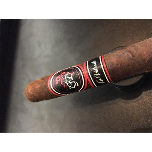 La Flor Dominicana La Volcada 7  * 48