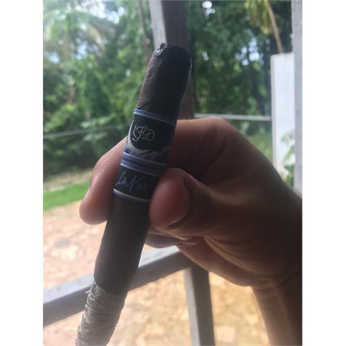 La Flor Dominicana La Nox Petite 5  * 40