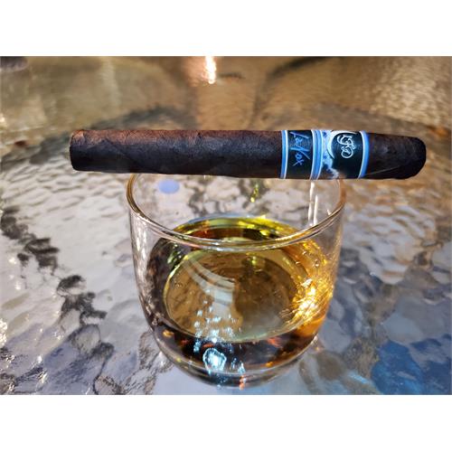La Flor Dominicana La Nox Petite 5  * 40