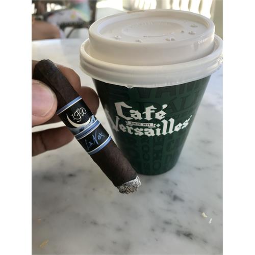 La Flor Dominicana La Nox Petite 5  * 40
