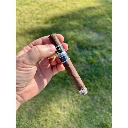 La Flor Dominicana La Nox Petite 5  * 40