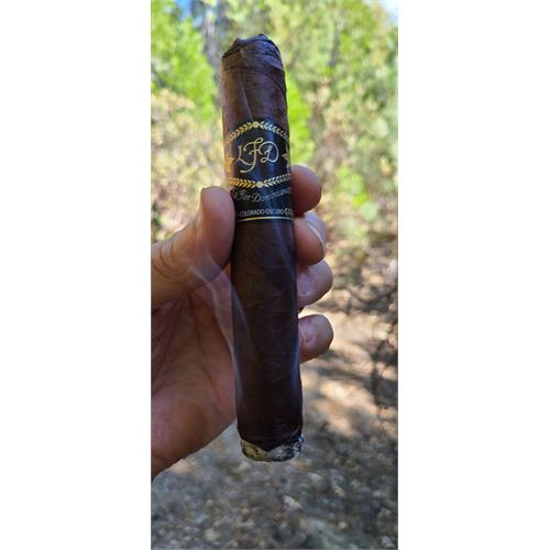 La Flor Dominicana Colorado Oscuro No. 5 5 3/4 * 60