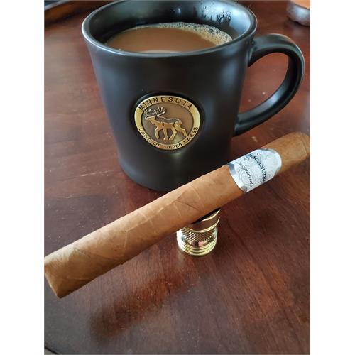 Macanudo Inspirado White Toro 6 1/2 * 50