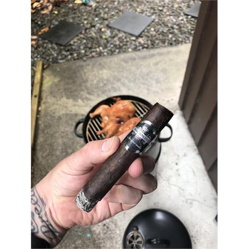 Macanudo Inspirado Black Toro 5 1/2 * 54