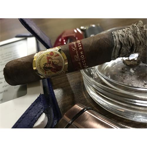 La Gloria Cubana Coleccion Reserva Robusto 5 1/2 * 54