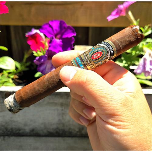 Alec Bradley Prensado Lost Art Gran Toro 6 1/4 * 52