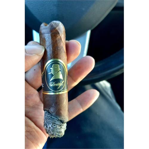 Davidoff Winston Churchill Late Hour Toro 6  * 54