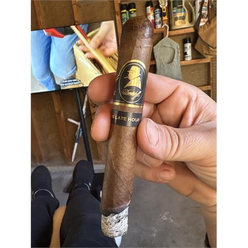 Davidoff Winston Churchill Late Hour Toro 6  * 54