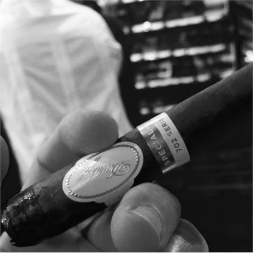 Davidoff 702 Aniversario Special R 4 7/8 * 50