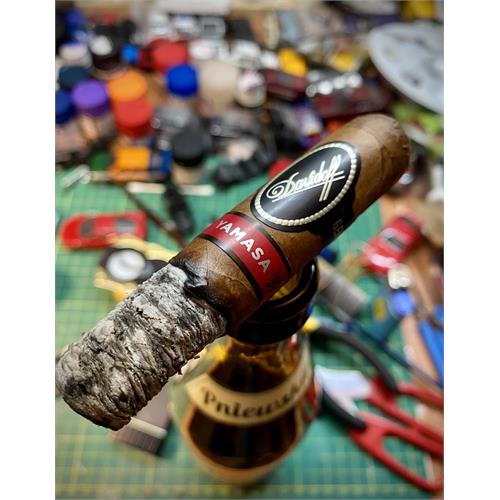 Davidoff Yamasa Petit Churchill 4  * 48