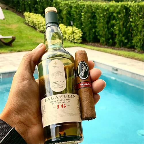 Davidoff Yamasa Petit Churchill 4  * 48