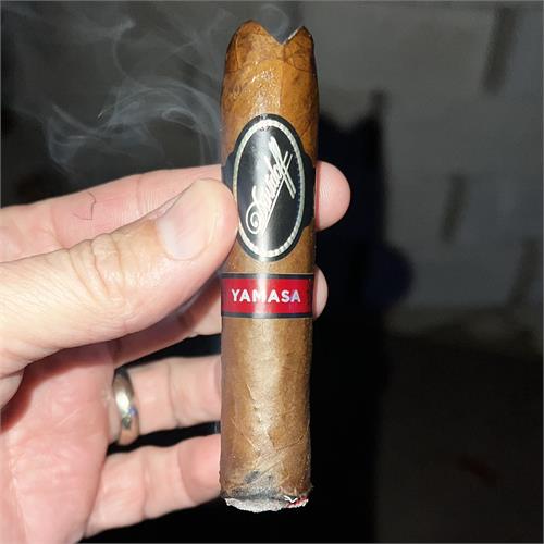 Davidoff Yamasa Petit Churchill 4  * 48