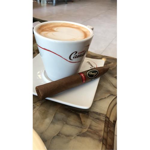 Davidoff Yamasa Piramide 6 1/8  * 52