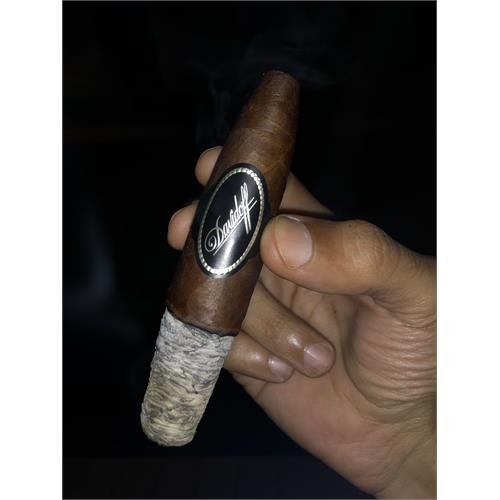 Davidoff Escurio Gran Perfecto 5  * 61