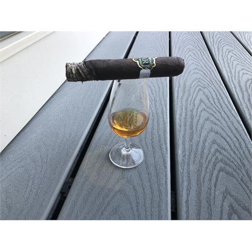 The Oscar Maduro Sixty 6  * 60