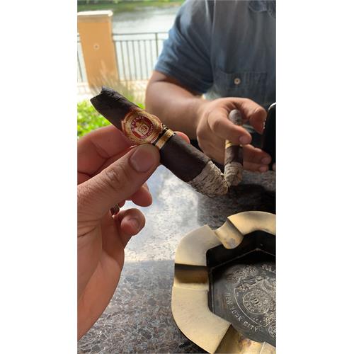 Arturo Fuente Hemingway Work of Art Maduro 4 7/8 * 60