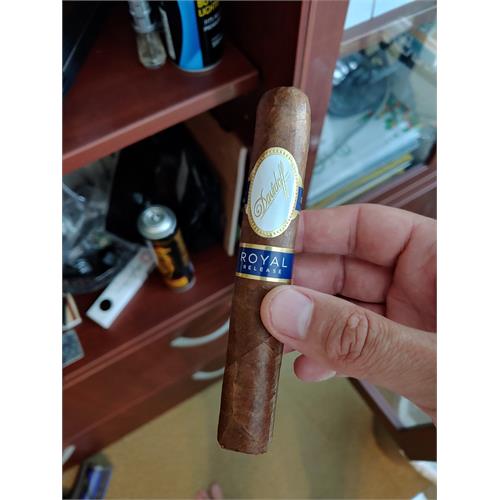 Davidoff Royal Release Robusto 5 1/2 * 55
