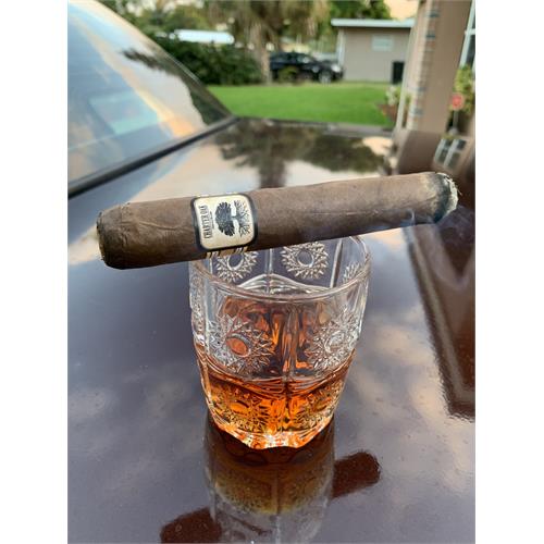 Foundation Charter Oak Maduro Grande 6  * 60