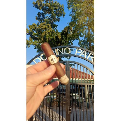 Foundation Charter Oak Maduro Grande 6  * 60