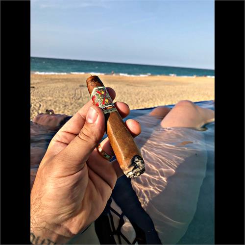 Arturo Fuente Opus X Perfecxion No. 77 Shark 5 1/2 * 52