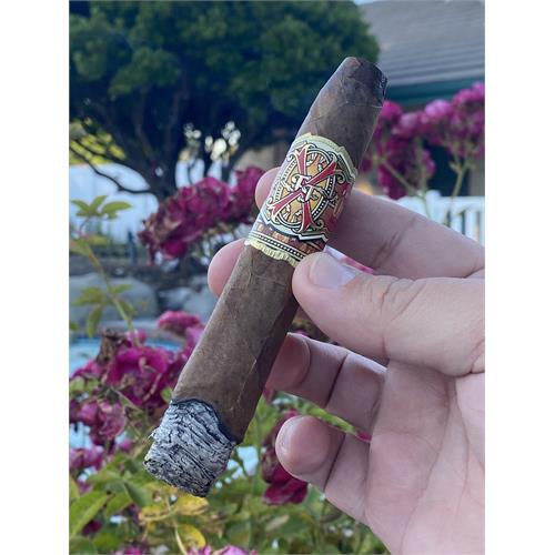 Arturo Fuente Opus X Perfecxion No. 77 Shark 5 1/2 * 52