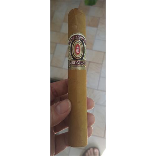 Alec Bradley Medalist Robusto 5  * 52