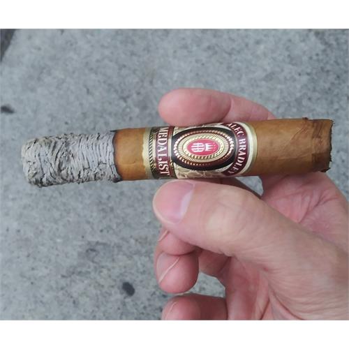 Alec Bradley Medalist Robusto 5  * 52