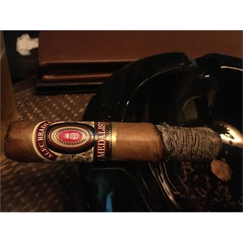 Alec Bradley Medalist Gordo 6  * 60