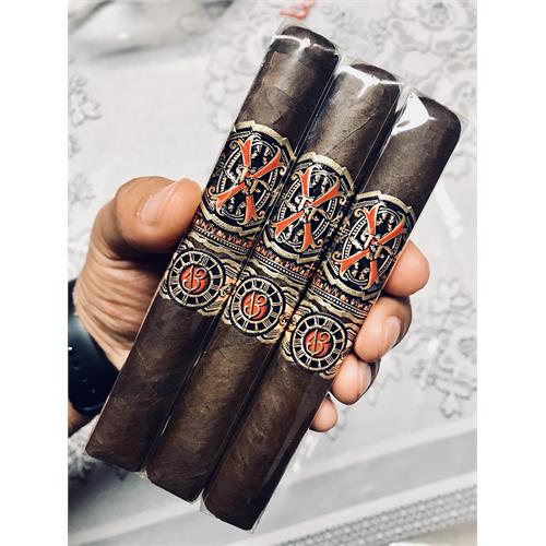 Arturo Fuente Opus X Forbidden X TAA 2018 Heart of the Bull 1957 5 1/4 * 50