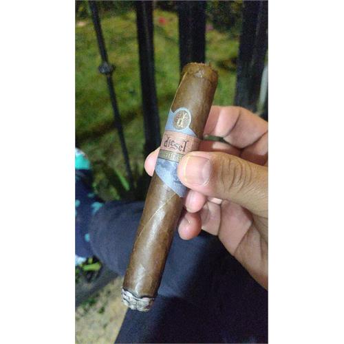 Diesel Whiskey Row Robusto 5 1/2 * 52