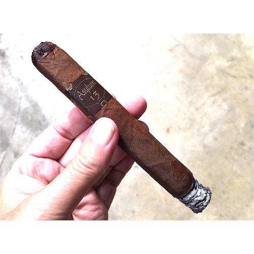 Asylum 13 Medulla Maduro Toro 6  * 52