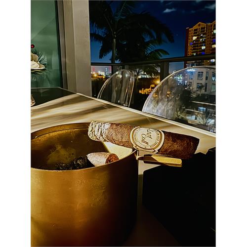 AJ Fernandez Last Call Maduro Corticas 4  * 52