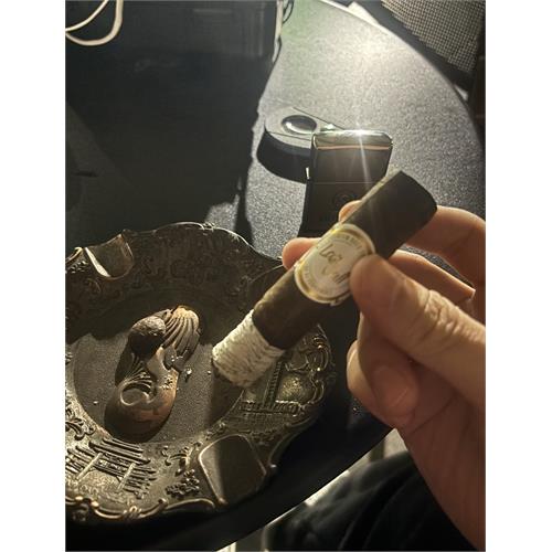 AJ Fernandez Last Call Maduro Corticas 4  * 52