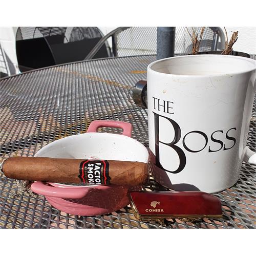 Factory Smokes Sweets Toro 6  * 52