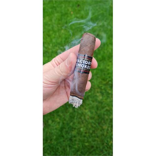 Factory Smokes Maduro Robusto 5  * 54