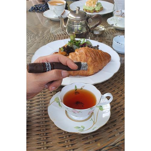 Factory Smokes Maduro Toro 6  * 52