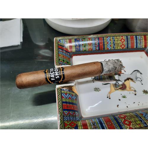 Factory Smokes Shade Toro 6  * 52