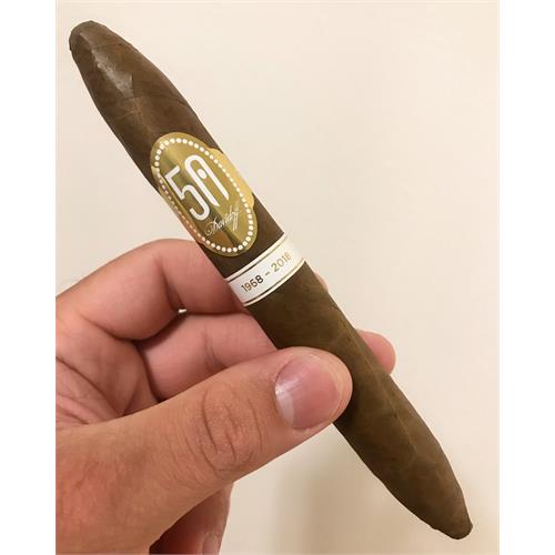 Davidoff 50 Years Limited Edition Diademas Finas Europe 6 3/4 * 50 
