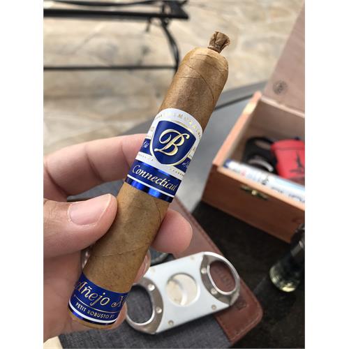 Balmoral Anejo XO Connecticut Petit Robusto FT 4 1/4 * 48