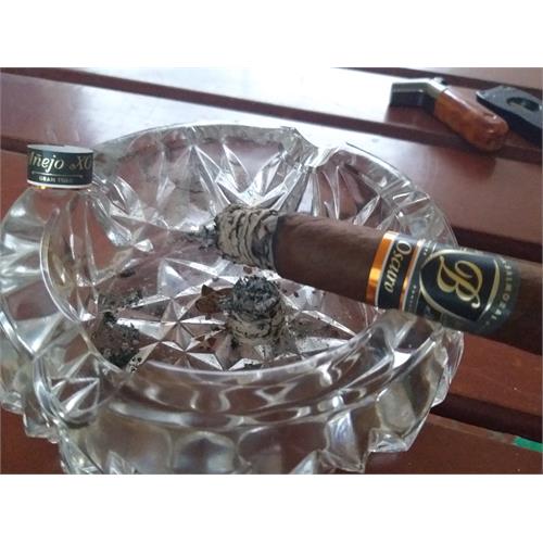 Balmoral Anejo XO Oscuro Gran Toro 6  * 52