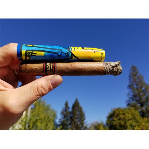 Oscar Valladares Ciseron Blue 6  * 52