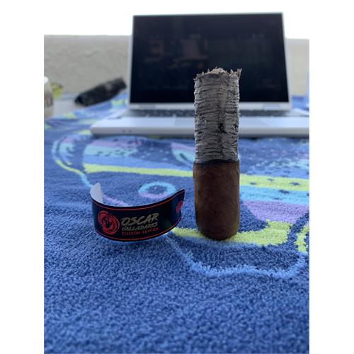 Oscar Valladares Ciseron Blue 6  * 52