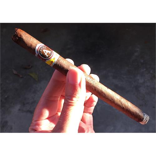 Aladino Maduro Elegante  7  * 38